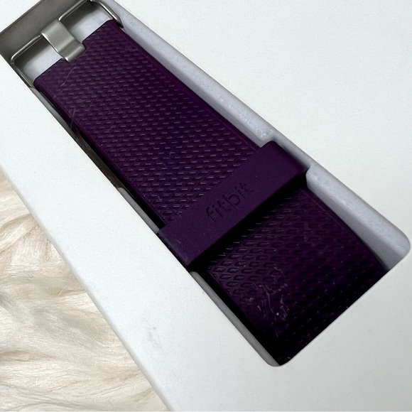 fitbit New charge 2 Classic Accessory Band Purple Sz Small New in Box NIB - Picture 10 of 10